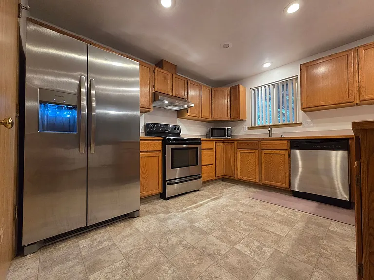 21835 Crest Ln SE — Photo 10