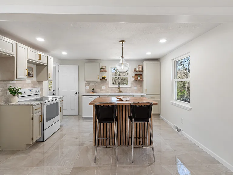28 Misty Springs Cir — Photo 18