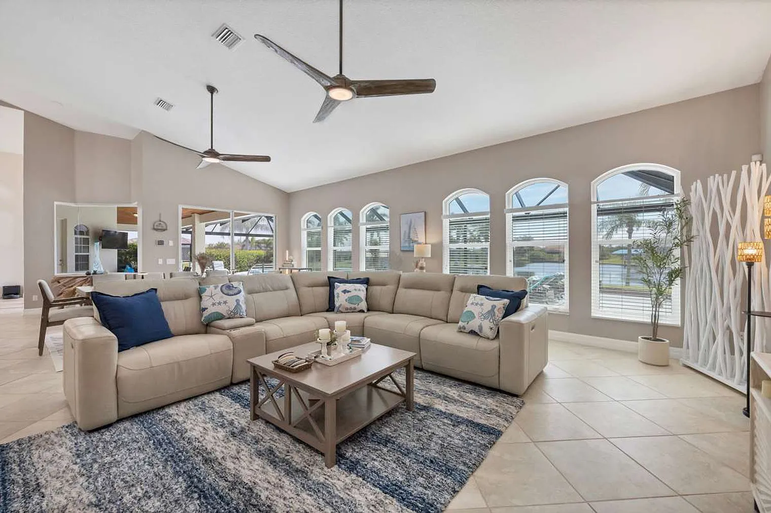 5 bed, 3.0 bath, 3218 sqft, $10,218 — Photo 2