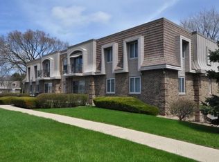 7530 N Port Washington Rd, Fox Point, WI 53217