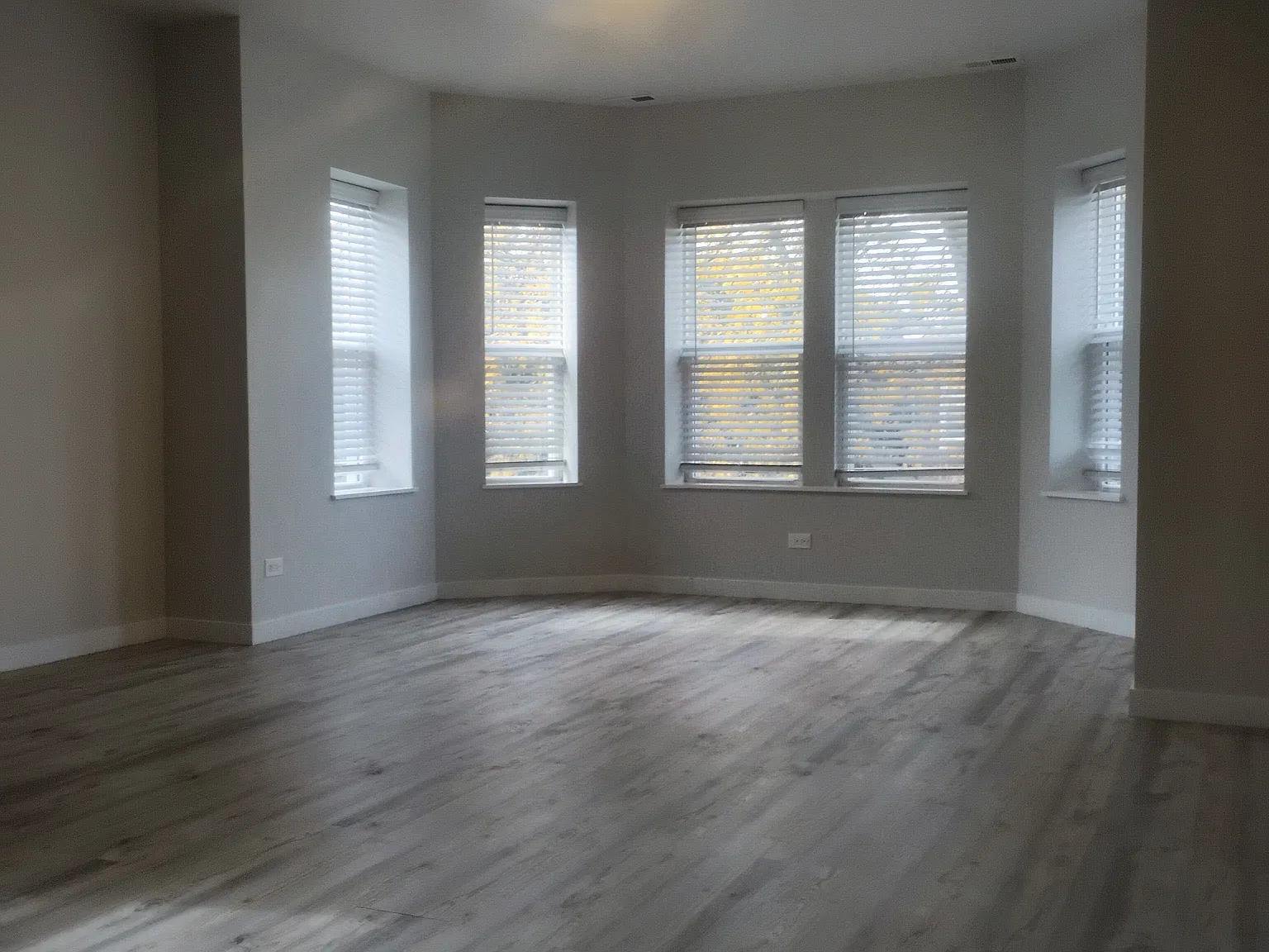 2 bed, 1100 sqft, $1,400 — Photo 2