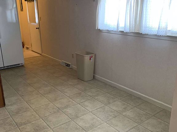 5th image of 1351 Hillside Dr