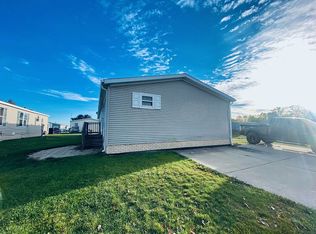 33130 Lilac Ln, Lenox, MI