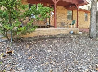 34 Hayes Ave, Eureka Springs, AR 72632