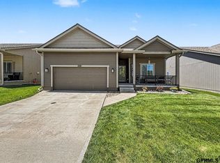 7006 N 143rd Cir, Omaha, NE 68142