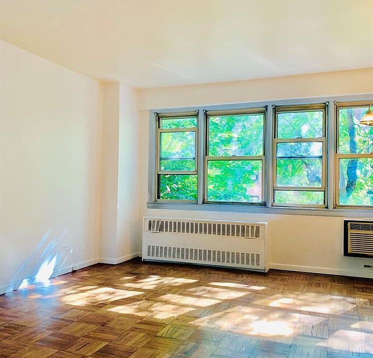 1st image of 150 E 37th St APT 4C