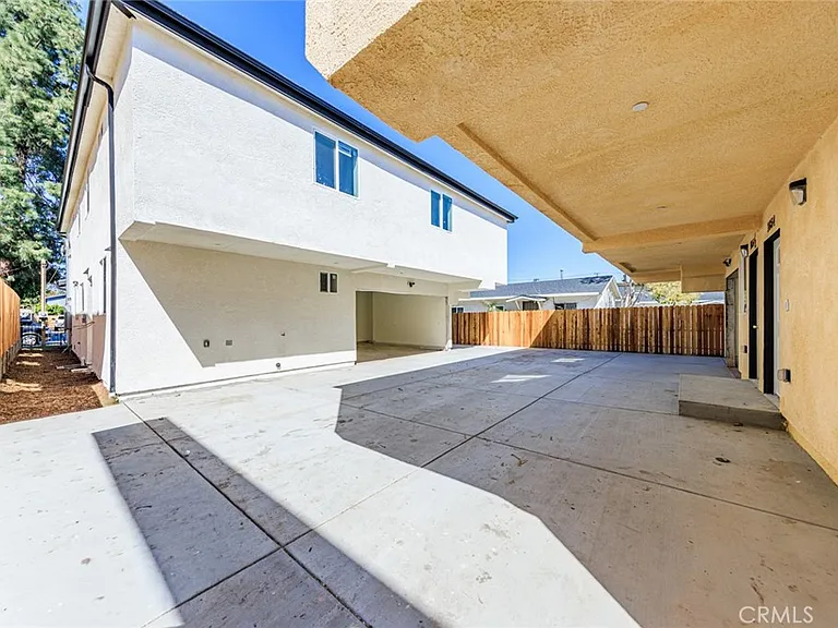 1654 Murchison St — Photo 11