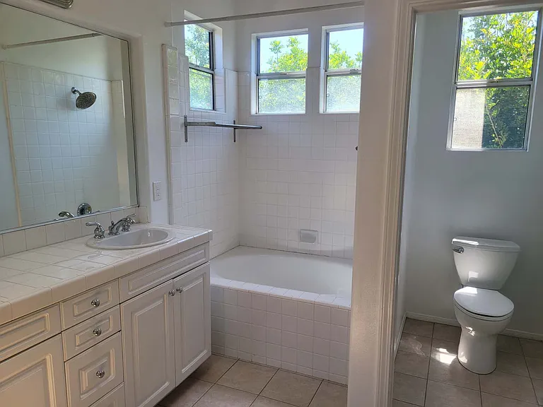 12980 Mackenzie Dr — Photo 12