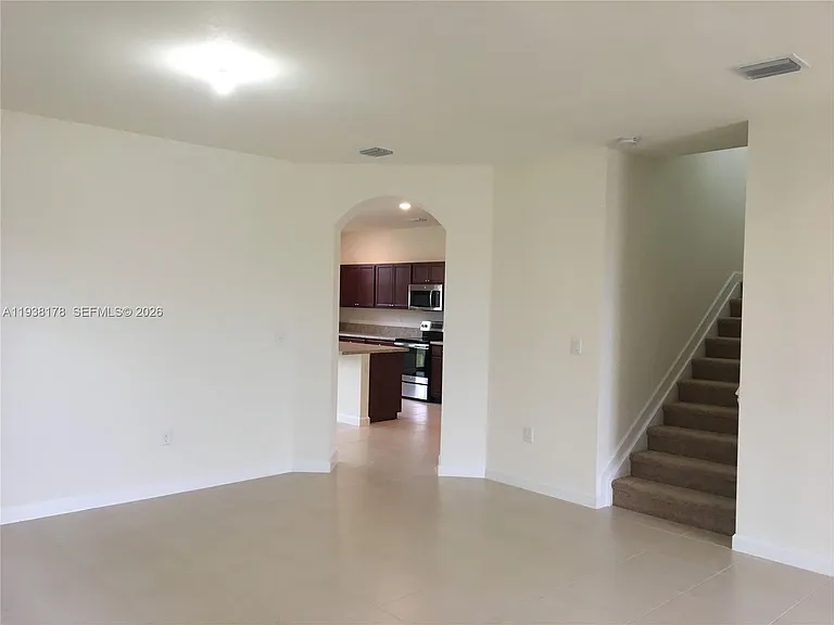 191 SE 35th Ave — Photo 4