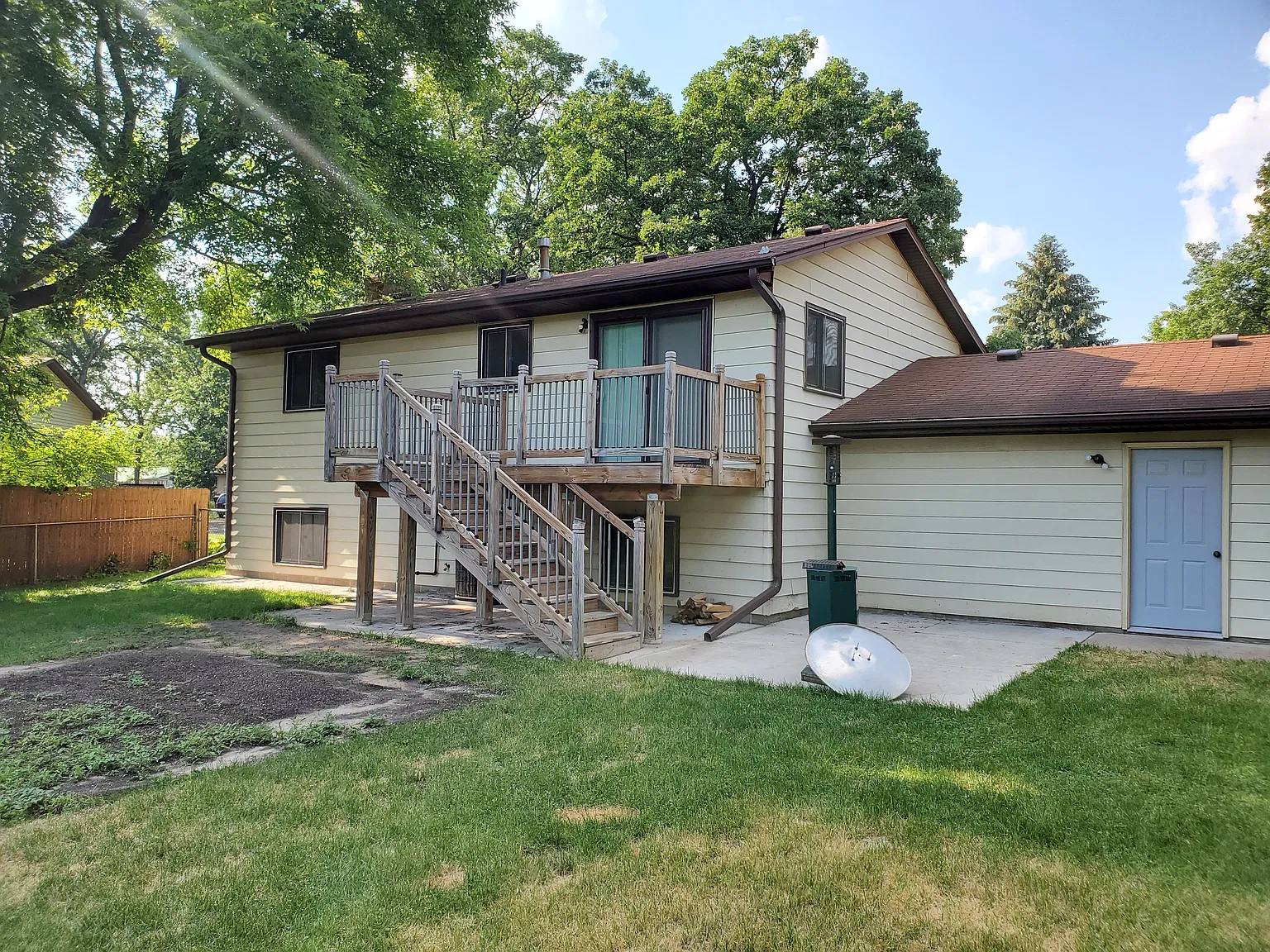 3 bed, 1569 sqft, $2,400 — Photo 4