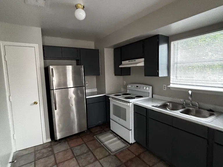 7581 Windsor Oaks #7581 — Photo 6