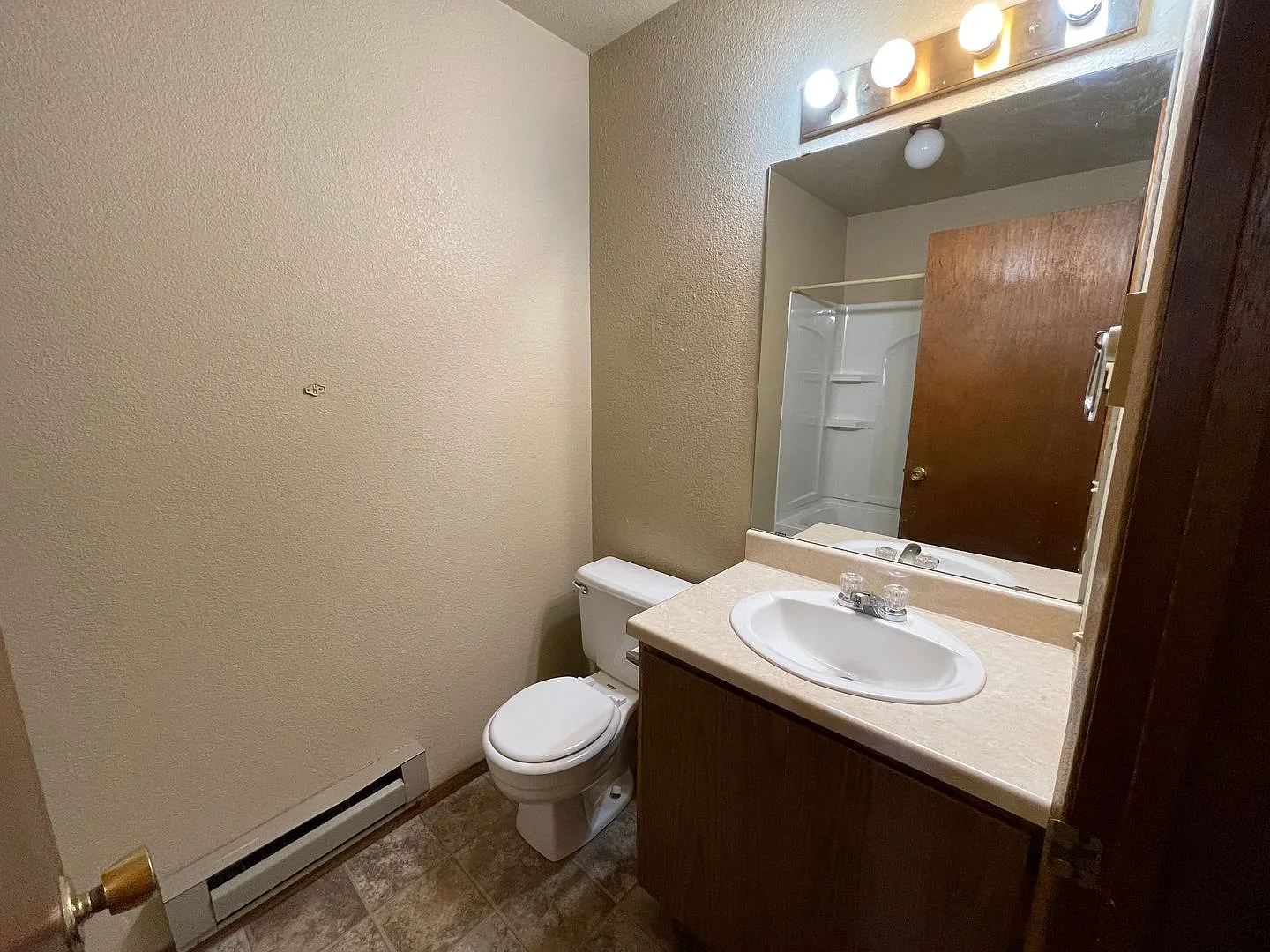 2 bed, 1.5 bath, 1280 sqft, $1,195 — Photo 3