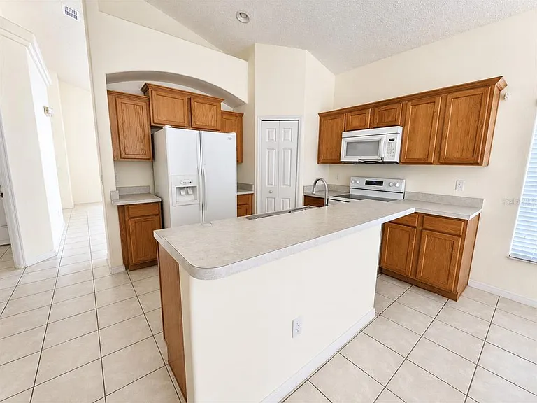 16647 Fresh Meadow Dr — Photo 6