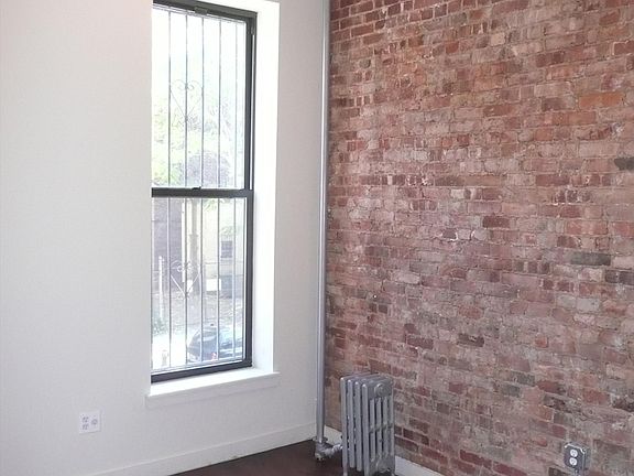 5th image of 308 Tompkins Ave Floor 1