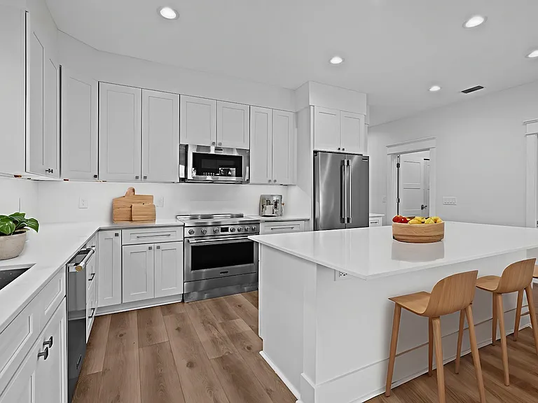 171 Cordova St #B — Photo 9
