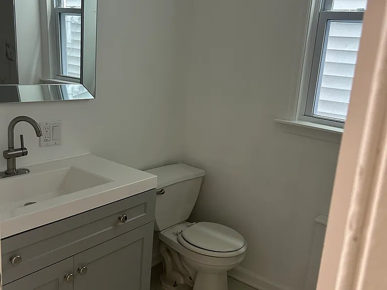 795-797 Summer Ave #1R — Photo 3