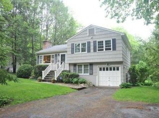 28 Down River Rd, New Canaan, CT 06840
