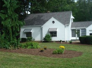 809 Center Rd, Akron, OH 44319