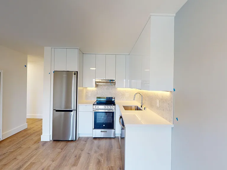 2252 Parker Street — Photo 2