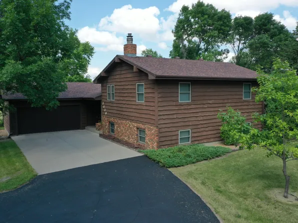 3630 Rolling Meadow Dr, Aberdeen, SD 57401