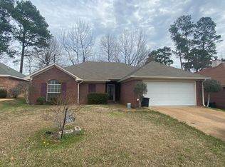 401 Edgewater Branch Dr, Brandon, MS 39042