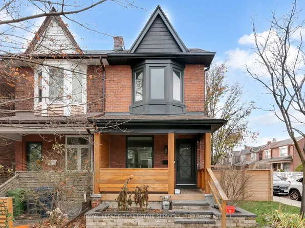 954 Shaw St, Toronto, ON M6G 3M6