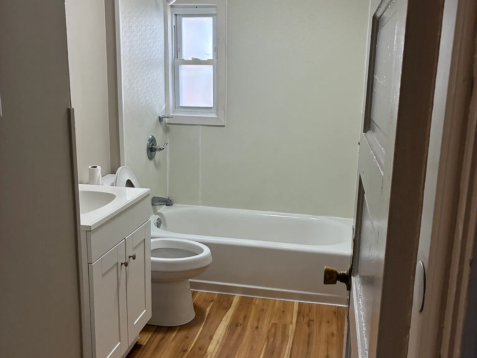 3 bed, $975 — Photo 3