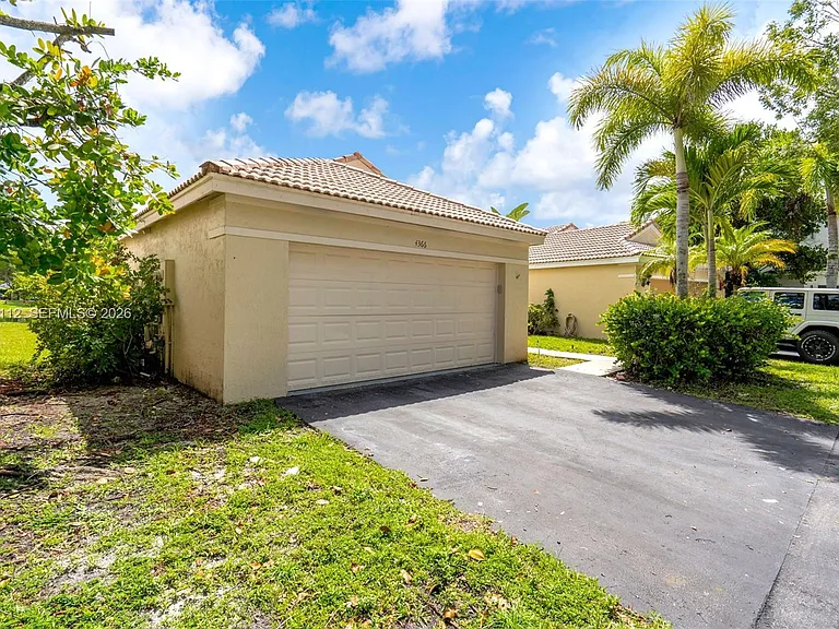 4366 Mahogany Ridge Dr — Photo 2