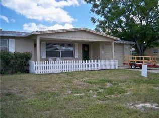 5325 Seahorse Dr, New Port Richey, FL 34652