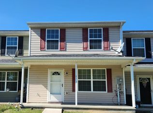 47 Stix Ln, Inwood, WV 25428