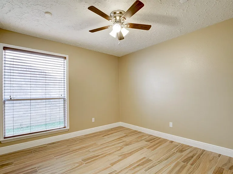 11840 Spring Grove Dr — Photo 21