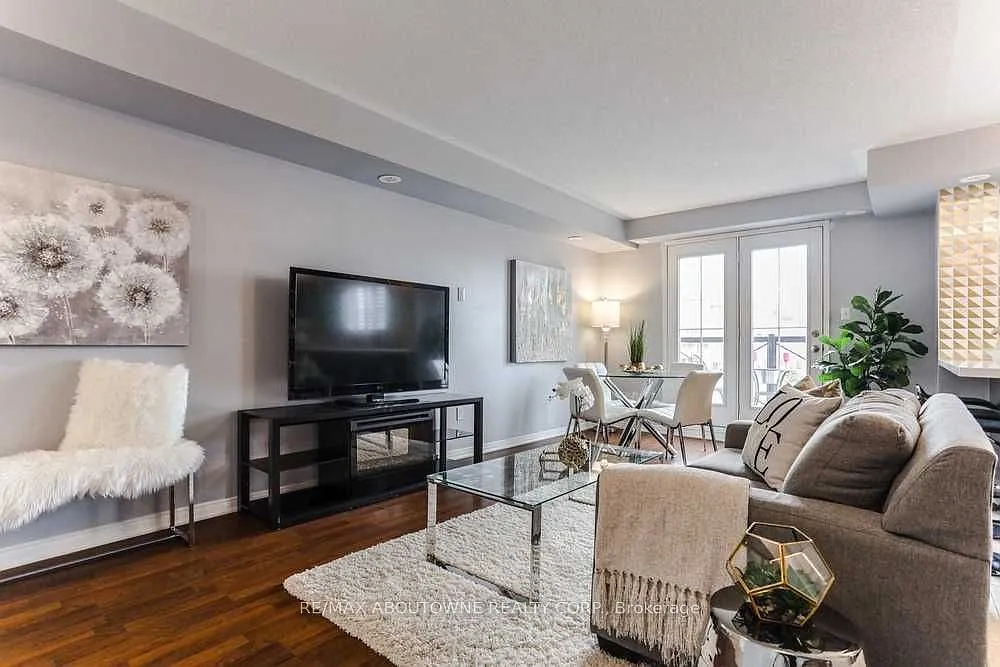 2 bed, $2,690 — Photo 4