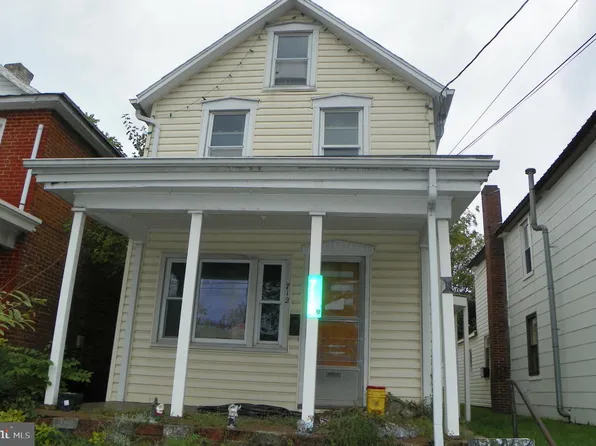 712 S 2nd St, Chambersburg, PA 17201