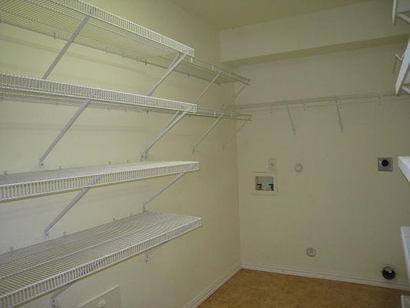 5th image of 7109 Lynn Lake Dr