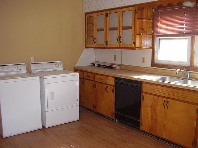 2nd image of 108 S 8th St
