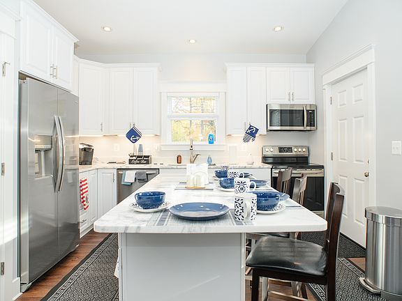 5th image of 903 Old Annapolis Neck Rd #B