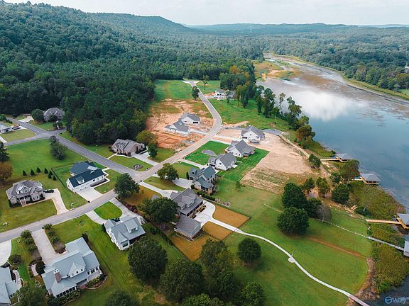 5th image of 389 Lake Creek Dr