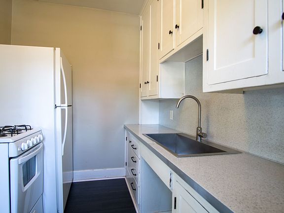 5th image of 7437 N Saint Louis Ave #1