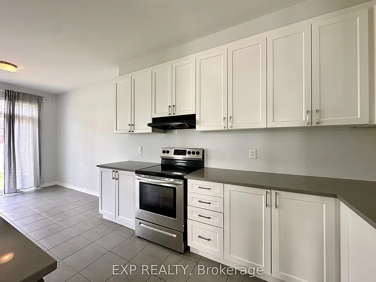 823 Regulus Rdg — Photo 6