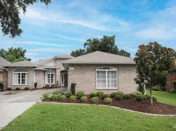 5928 Hermitage Dr, Pensacola, FL 32504