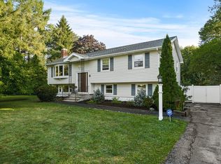 123 Pine Hill Rd, Bedford, MA 01730