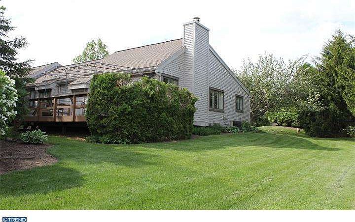 2nd image of 715 Inverness Dr