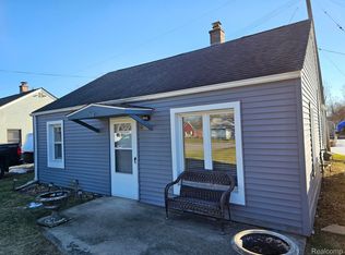 2928 Tes Dr, Highland, MI 48356