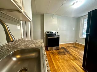 878-880 Chicopee St, Chicopee, MA 01013