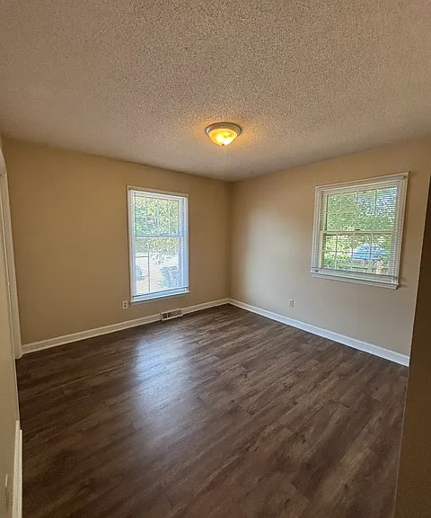 6717 W Friendly Ave — Photo 14