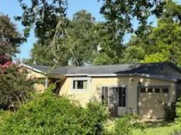 6734 E Bayou Dr, Hitchcock, TX 77563