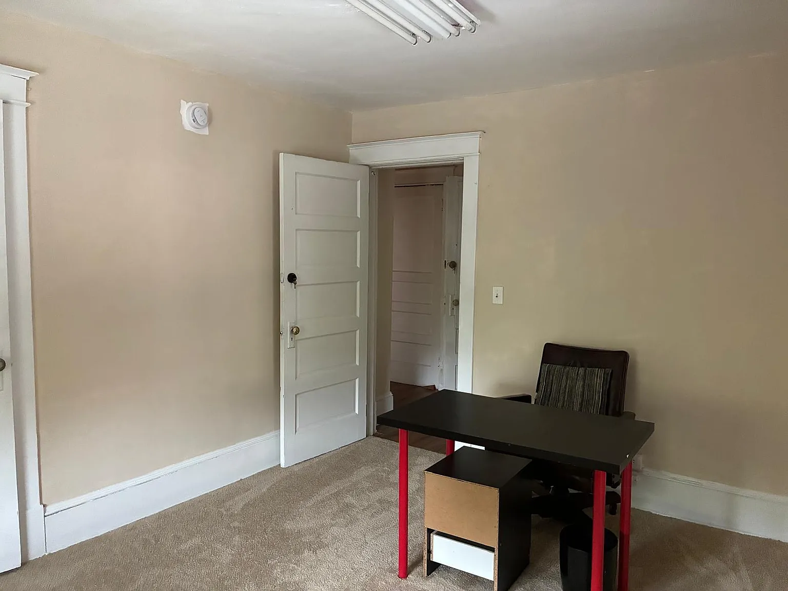3 bed, 1200 sqft, $2,250 — Photo 3