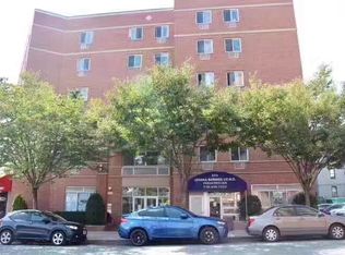 970 41st St APT 6D, Brooklyn, NY 11219