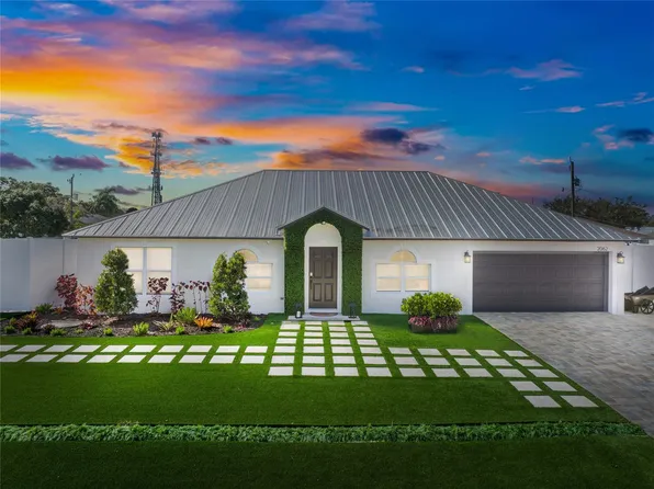 2062 SW Larchmont Lane, Port St Lucie, FL 34984