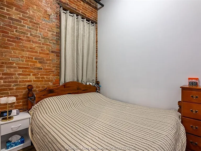 164 King St W #203 — Photo 7